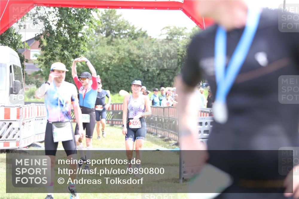 21.06.2026 - 29. Vierlanden-Triathlon Andreas Tolksdorf http://msf.ph/oto/9890800 21.06.2026 13:10:32 Ziel 46, 191, 240, 703, 46, 191, 240, 703 meine-sportfotos.de