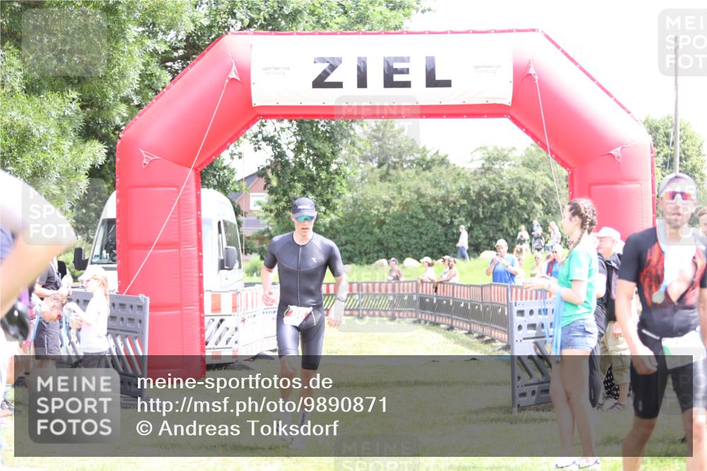 21.06.2026 - 29. Vierlanden-Triathlon Andreas Tolksdorf http://msf.ph/oto/9890871 21.06.2026 13:12:57 Ziel 86, 86 meine-sportfotos.de