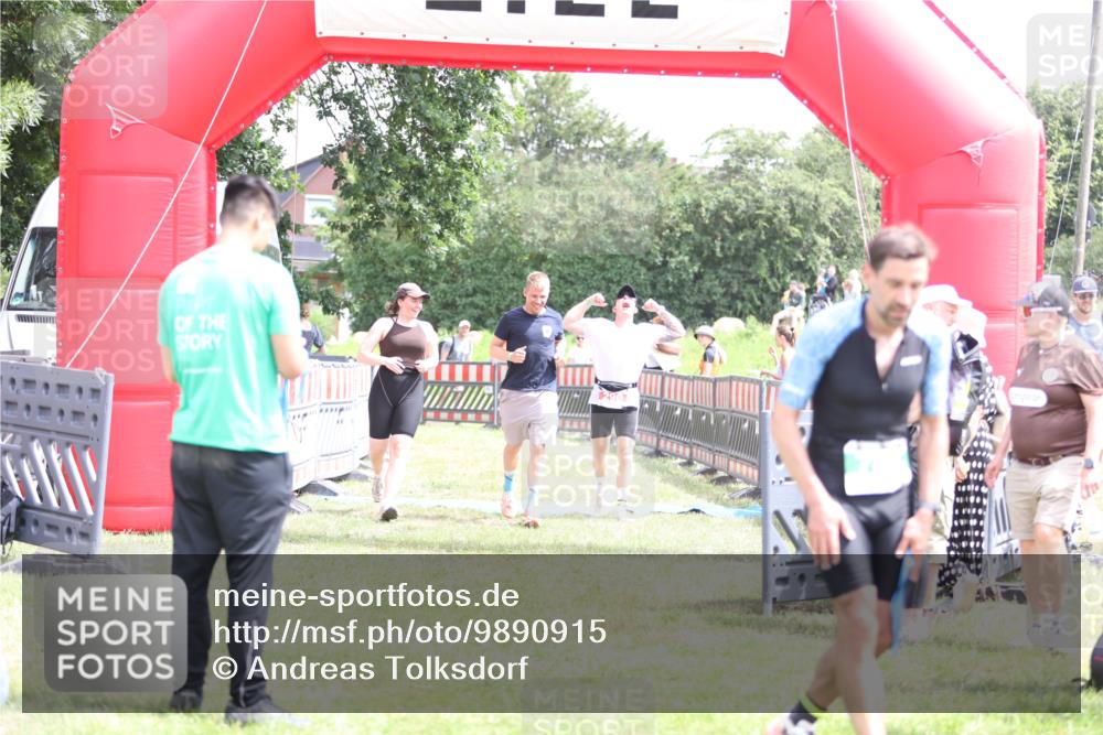 21.06.2026 - 29. Vierlanden-Triathlon Andreas Tolksdorf http://msf.ph/oto/9890915 21.06.2026 13:13:41 Ziel 290, 290 meine-sportfotos.de