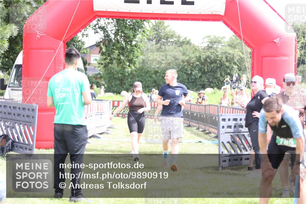 21.06.2026 - 29. Vierlanden-Triathlon Andreas Tolksdorf http://msf.ph/oto/9890919 21.06.2026 13:13:43 Ziel 290, 290 meine-sportfotos.de