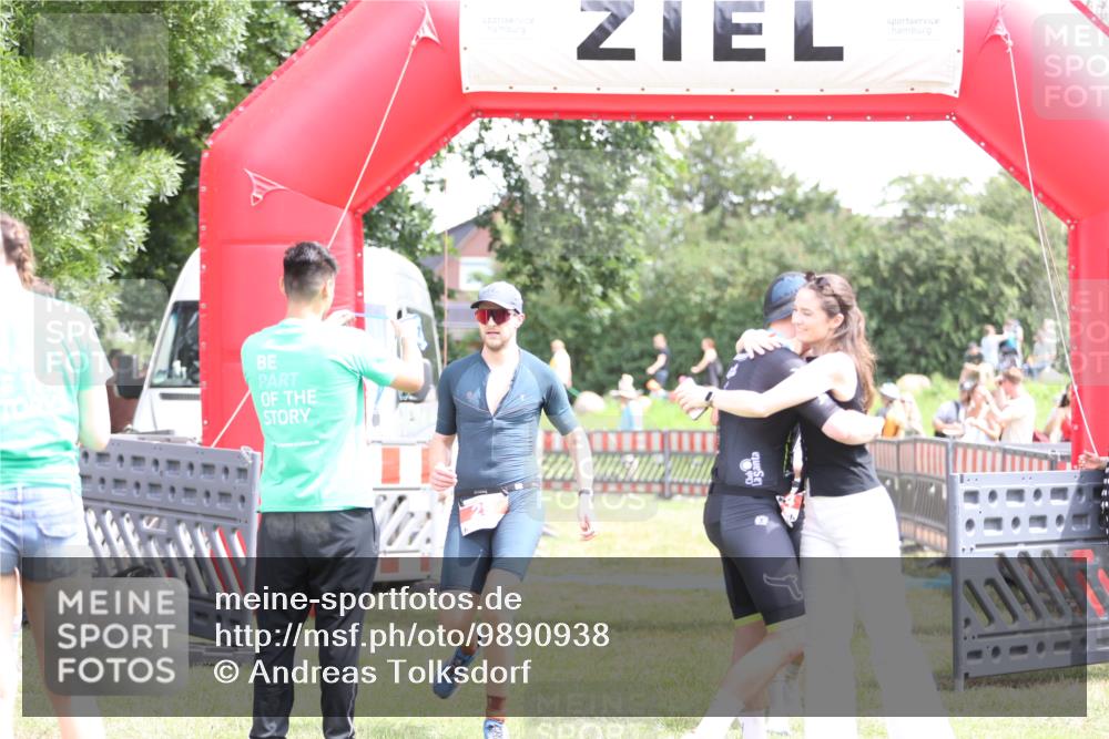 21.06.2026 - 29. Vierlanden-Triathlon Andreas Tolksdorf http://msf.ph/oto/9890938 21.06.2026 13:14:19 Ziel 29, 244, 29, 244 meine-sportfotos.de