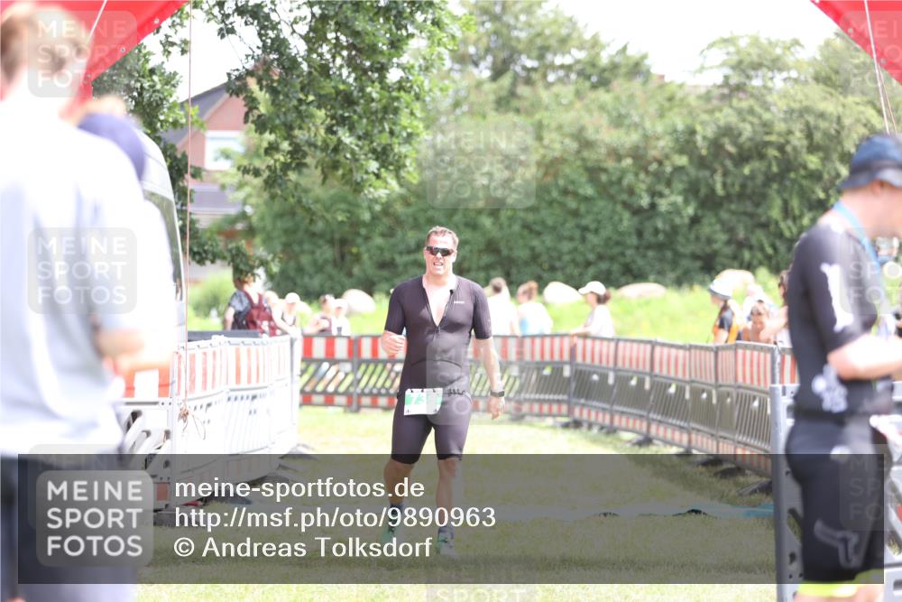 21.06.2026 - 29. Vierlanden-Triathlon Andreas Tolksdorf http://msf.ph/oto/9890963 21.06.2026 13:14:51 Ziel 739, 739 meine-sportfotos.de
