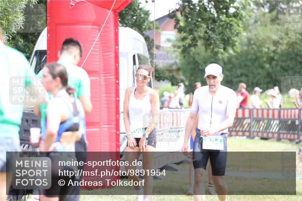 21.06.2026 - 29. Vierlanden-Triathlon Andreas Tolksdorf http://msf.ph/oto/9891954 21.06.2026 13:32:32 Ziel 683, 769, 804, 986, 1003, 1010, 683, 769, 804, 986, 1003, 1010 meine-sportfotos.de