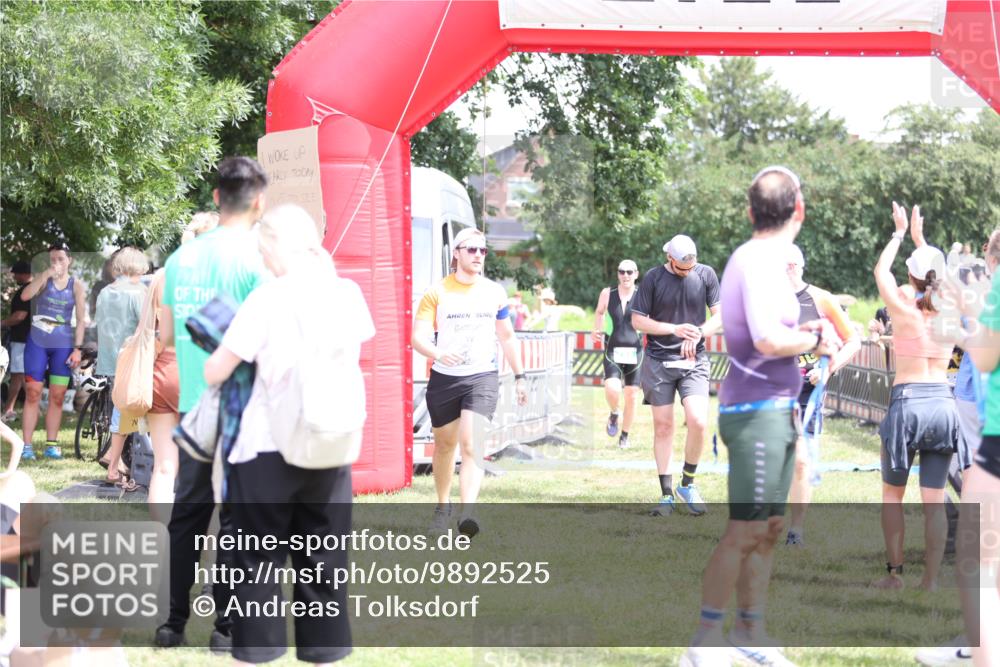 21.06.2026 - 29. Vierlanden-Triathlon Andreas Tolksdorf http://msf.ph/oto/9892525 21.06.2026 13:44:06 Ziel 113, 291, 788, 113, 291, 788 meine-sportfotos.de