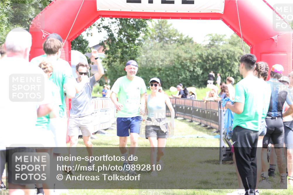 21.06.2026 - 29. Vierlanden-Triathlon Andreas Tolksdorf http://msf.ph/oto/9892810 21.06.2026 13:50:33 Ziel 221, 265, 895, 221, 265, 895 meine-sportfotos.de