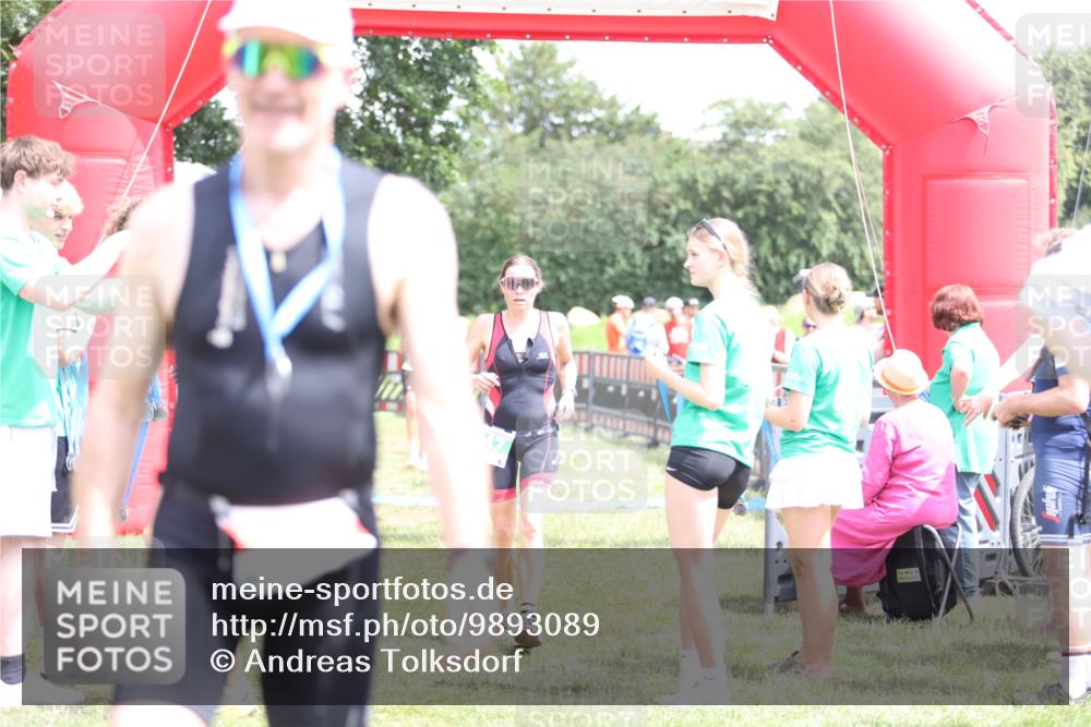 21.06.2026 - 29. Vierlanden-Triathlon Andreas Tolksdorf http://msf.ph/oto/9893089 21.06.2026 13:59:26 Ziel 260, 847, 890, 1058, 260, 847, 890, 1058 meine-sportfotos.de