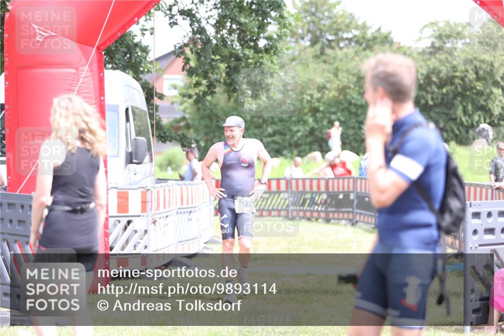 21.06.2026 - 29. Vierlanden-Triathlon Andreas Tolksdorf http://msf.ph/oto/9893114 21.06.2026 14:00:06 Ziel 223, 832, 1079, 223, 832, 1079 meine-sportfotos.de