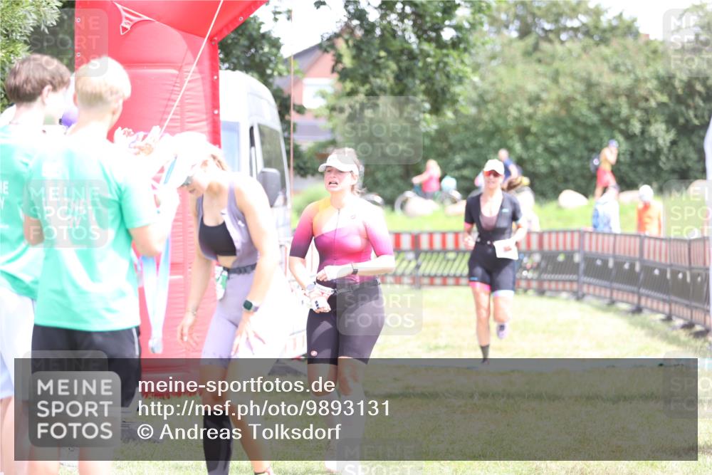 21.06.2026 - 29. Vierlanden-Triathlon Andreas Tolksdorf http://msf.ph/oto/9893131 21.06.2026 14:00:21 Ziel 223, 883, 1091, 223, 883, 1091 meine-sportfotos.de