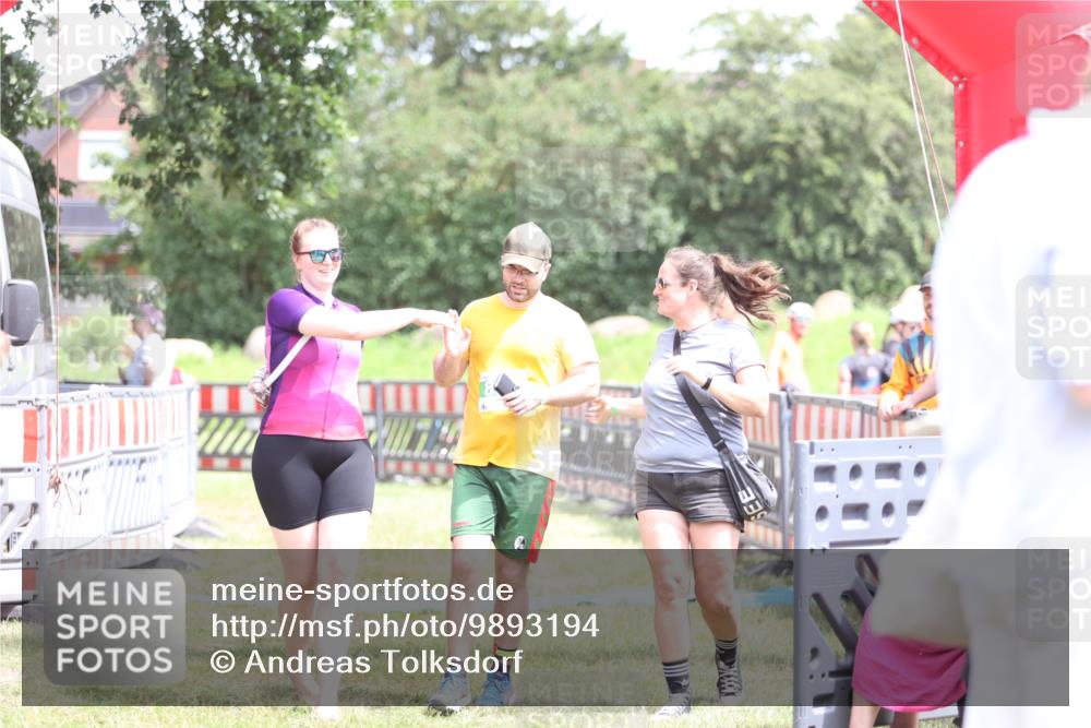 21.06.2026 - 29. Vierlanden-Triathlon Andreas Tolksdorf http://msf.ph/oto/9893194 21.06.2026 14:01:44 Ziel 894, 894 meine-sportfotos.de