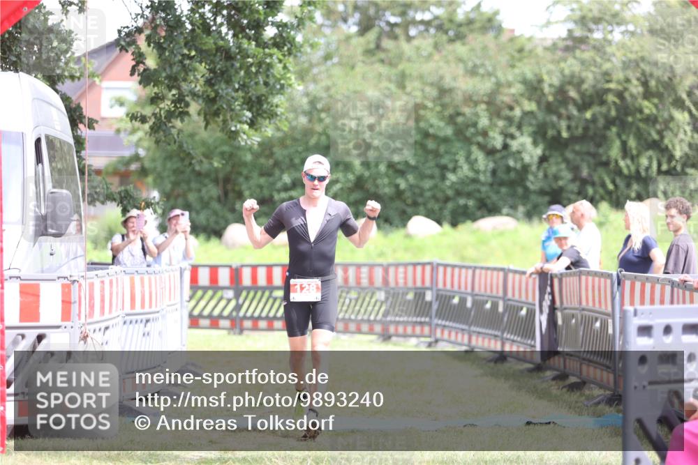 21.06.2026 - 29. Vierlanden-Triathlon Andreas Tolksdorf http://msf.ph/oto/9893240 21.06.2026 14:03:20 Ziel 128, 128 meine-sportfotos.de