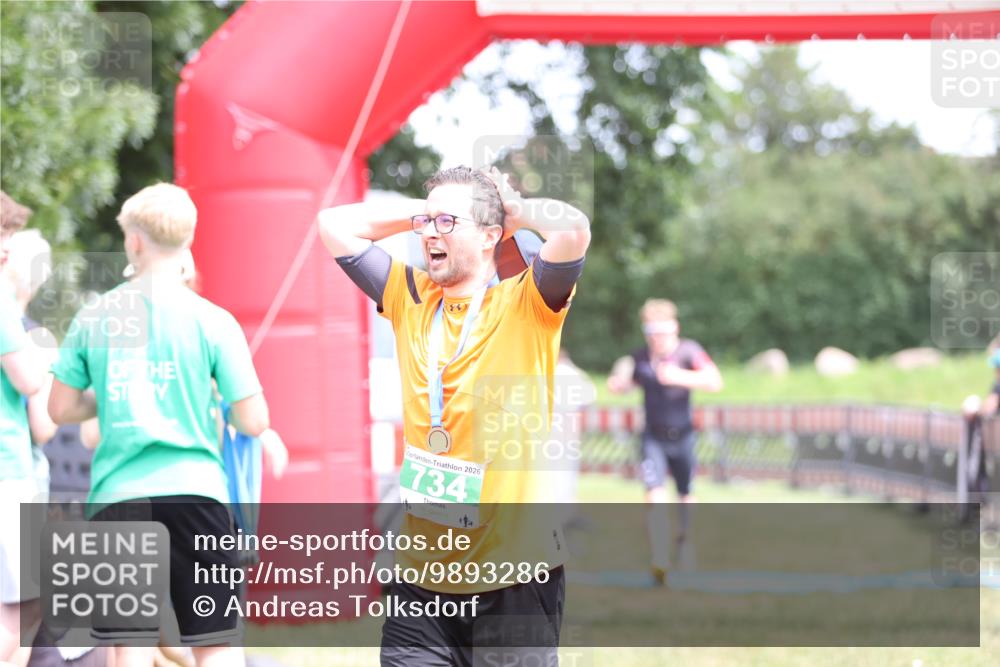 21.06.2026 - 29. Vierlanden-Triathlon Andreas Tolksdorf http://msf.ph/oto/9893286 21.06.2026 14:04:00 Ziel 274, 1078, 274, 1078 meine-sportfotos.de