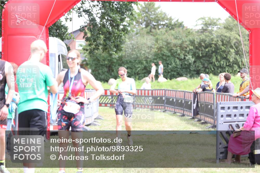 21.06.2026 - 29. Vierlanden-Triathlon Andreas Tolksdorf http://msf.ph/oto/9893325 21.06.2026 14:04:18 Ziel 874, 874 meine-sportfotos.de