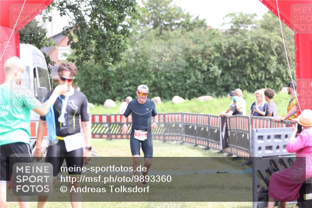 21.06.2026 - 29. Vierlanden-Triathlon Andreas Tolksdorf http://msf.ph/oto/9893360 21.06.2026 14:05:26 Ziel 138, 1030, 138, 1030 meine-sportfotos.de