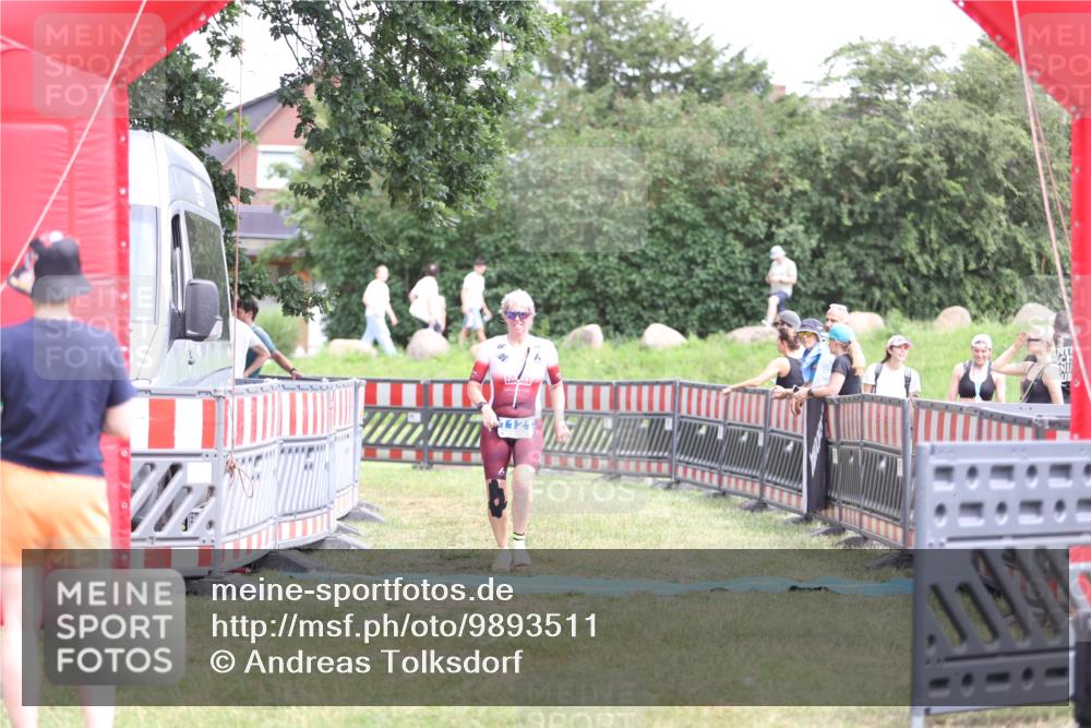 21.06.2026 - 29. Vierlanden-Triathlon Andreas Tolksdorf http://msf.ph/oto/9893511 21.06.2026 14:11:53 Ziel 1116, 1121, 1116, 1121 meine-sportfotos.de