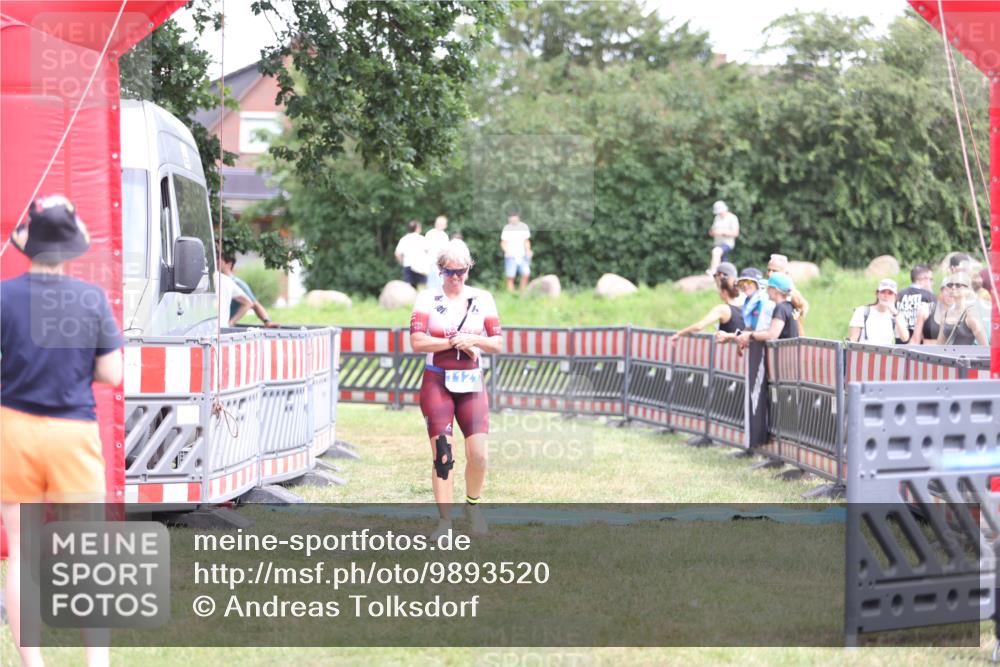 21.06.2026 - 29. Vierlanden-Triathlon Andreas Tolksdorf http://msf.ph/oto/9893520 21.06.2026 14:11:54 Ziel 1116, 1121, 1116, 1121 meine-sportfotos.de