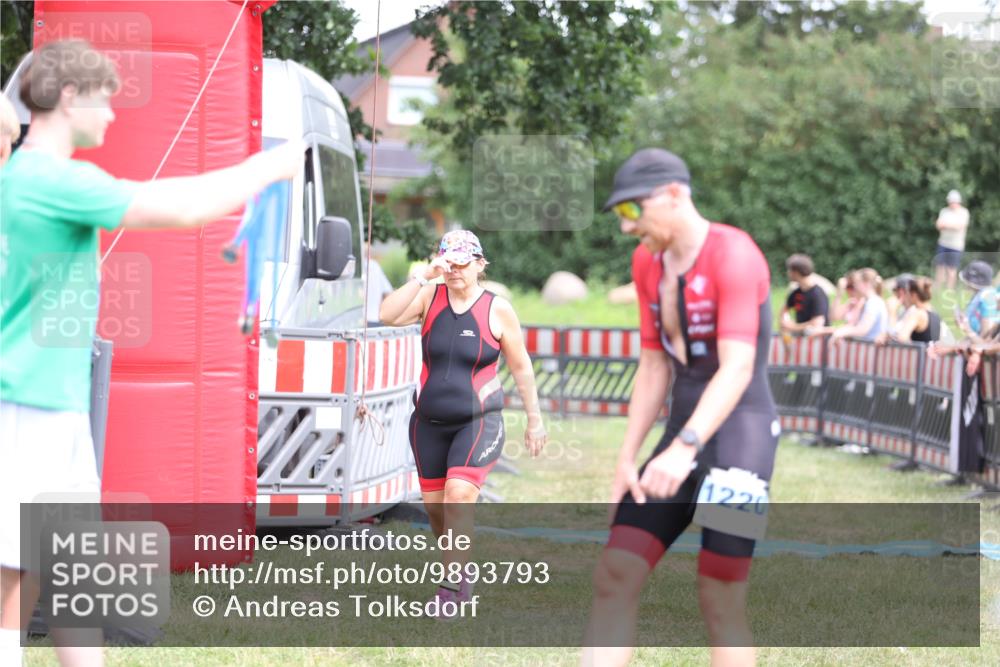 21.06.2026 - 29. Vierlanden-Triathlon Andreas Tolksdorf http://msf.ph/oto/9893793 21.06.2026 14:17:07 Ziel 89, 850, 1129, 1155, 1173, 1220, 89, 850, 1129, 1155, 1173, 1220 meine-sportfotos.de