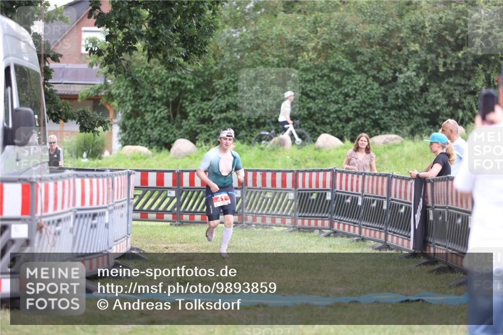 21.06.2026 - 29. Vierlanden-Triathlon Andreas Tolksdorf http://msf.ph/oto/9893859 21.06.2026 14:29:34 Ziel 41, 41 meine-sportfotos.de