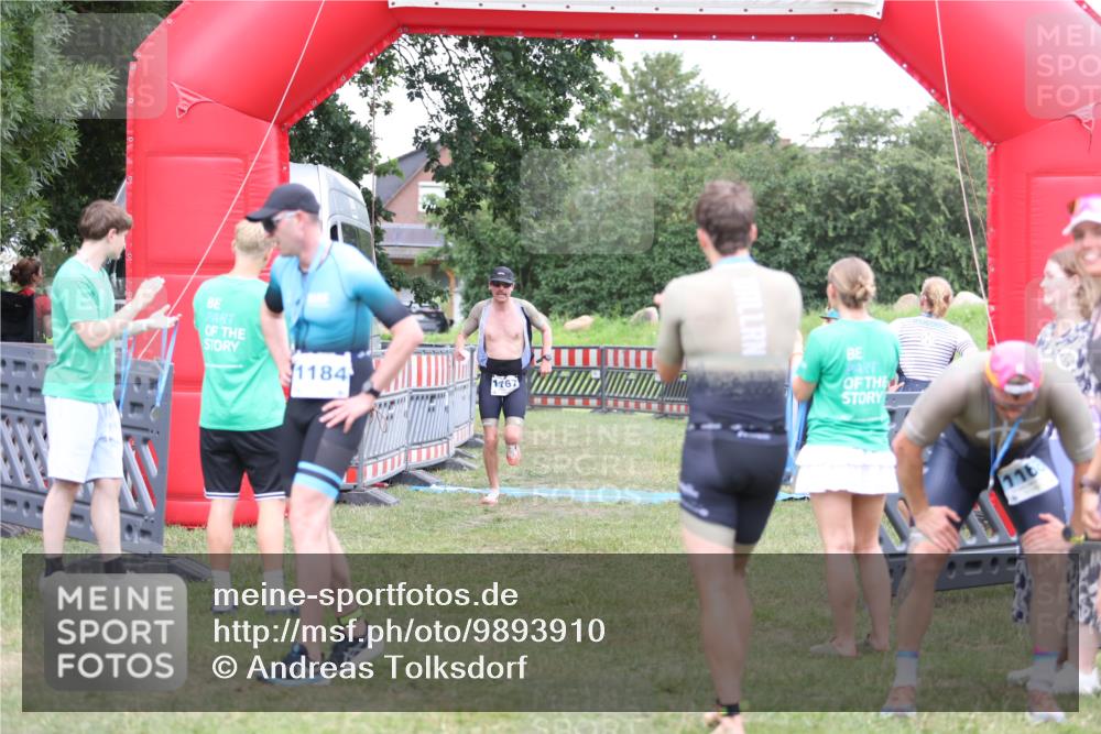 21.06.2026 - 29. Vierlanden-Triathlon Andreas Tolksdorf http://msf.ph/oto/9893910 21.06.2026 14:30:30 Ziel 1137, 1167, 1137, 1167 meine-sportfotos.de