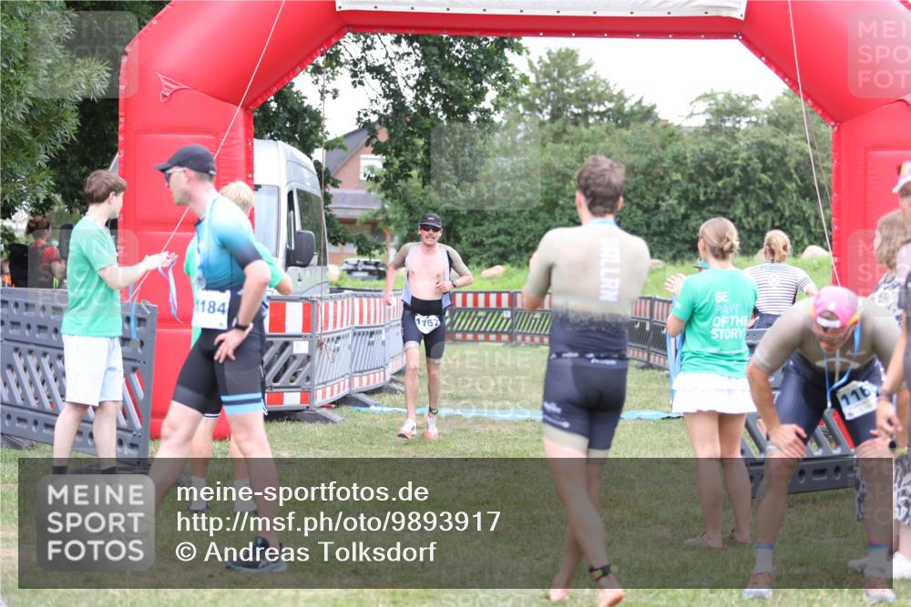 21.06.2026 - 29. Vierlanden-Triathlon Andreas Tolksdorf http://msf.ph/oto/9893917 21.06.2026 14:30:31 Ziel 1137, 1167, 1137, 1167 meine-sportfotos.de