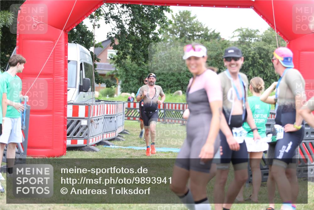 21.06.2026 - 29. Vierlanden-Triathlon Andreas Tolksdorf http://msf.ph/oto/9893941 21.06.2026 14:30:47 Ziel 183, 1172, 1180, 183, 1172, 1180 meine-sportfotos.de
