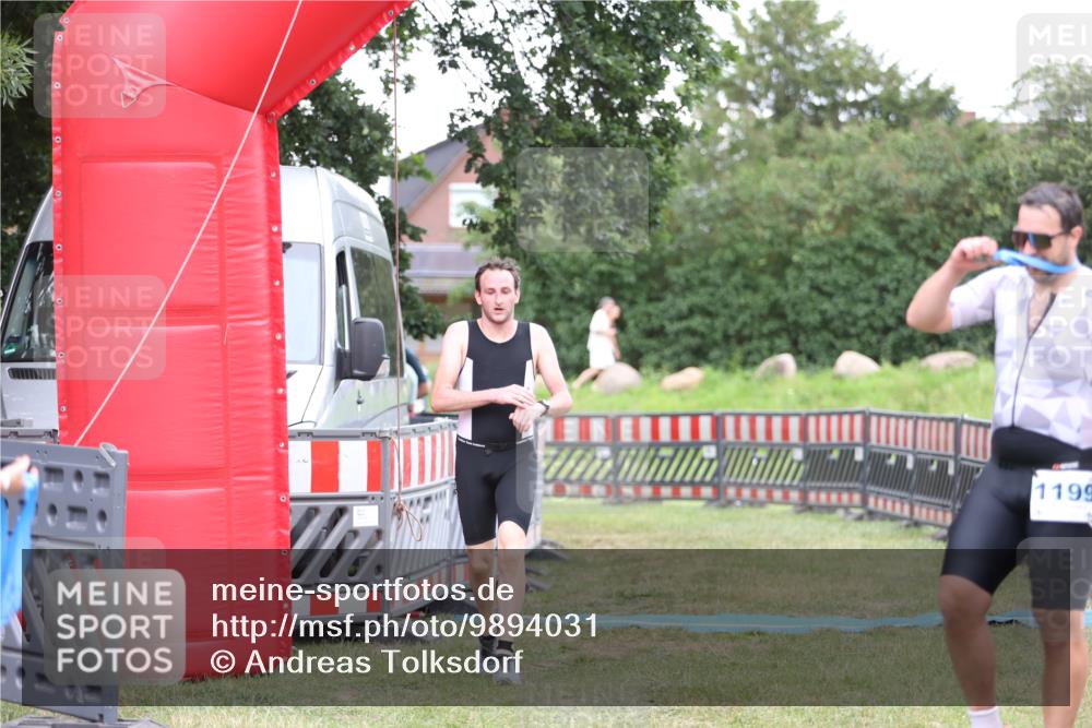 21.06.2026 - 29. Vierlanden-Triathlon Andreas Tolksdorf http://msf.ph/oto/9894031 21.06.2026 14:32:52 Ziel 1195, 1196, 1195, 1196 meine-sportfotos.de