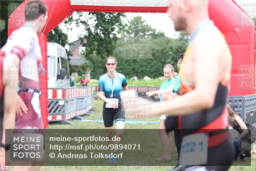 21.06.2026 - 29. Vierlanden-Triathlon Andreas Tolksdorf http://msf.ph/oto/9894071 21.06.2026 14:33:42 Ziel 1095, 1141, 1227, 1095, 1141, 1227 meine-sportfotos.de