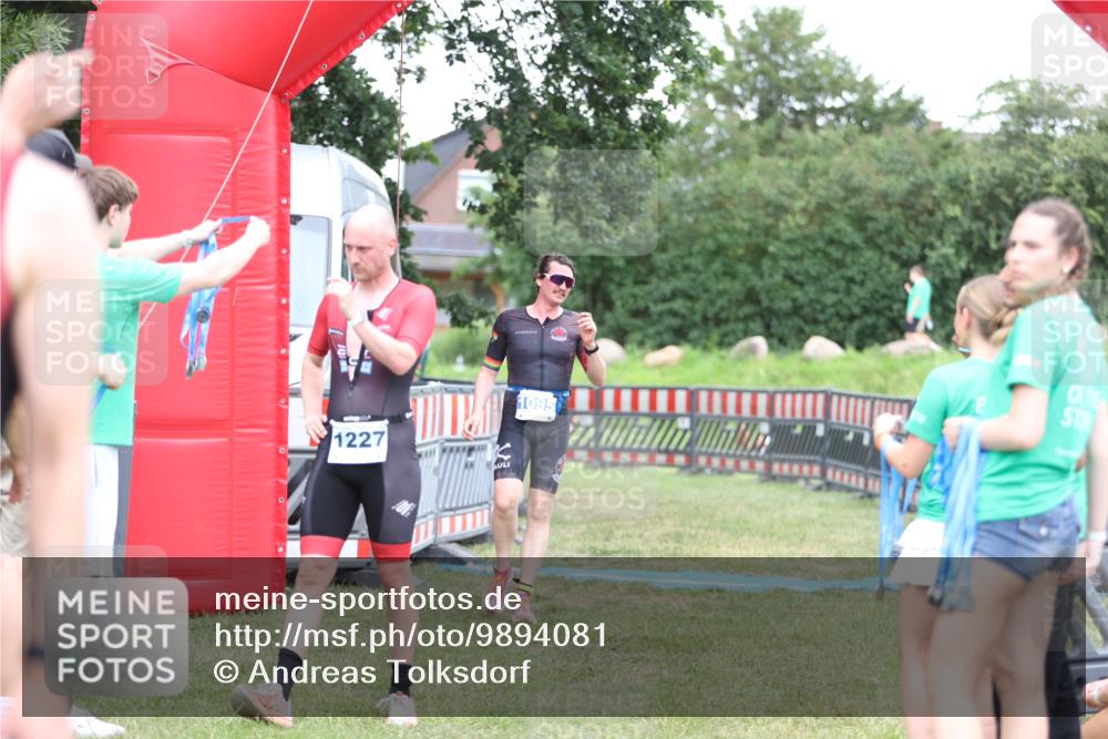 21.06.2026 - 29. Vierlanden-Triathlon Andreas Tolksdorf http://msf.ph/oto/9894081 21.06.2026 14:33:53 Ziel 1095, 1227, 1095, 1227 meine-sportfotos.de