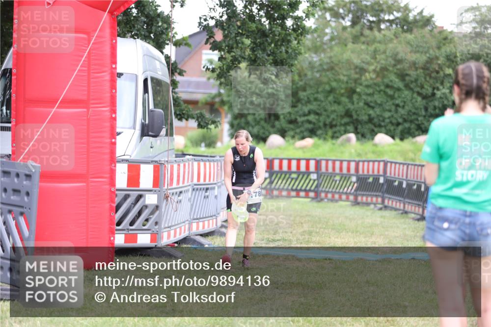 21.06.2026 - 29. Vierlanden-Triathlon Andreas Tolksdorf http://msf.ph/oto/9894136 21.06.2026 14:36:26 Ziel 228, 1178, 228, 1178 meine-sportfotos.de