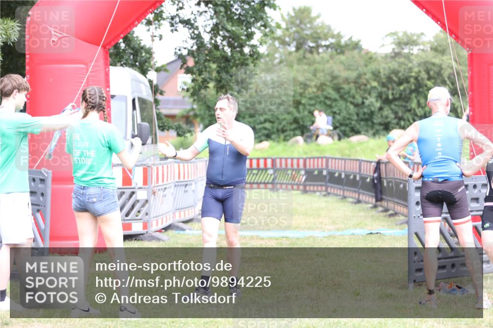 21.06.2026 - 29. Vierlanden-Triathlon Andreas Tolksdorf http://msf.ph/oto/9894225 21.06.2026 14:41:23 Ziel 1189, 1189 meine-sportfotos.de
