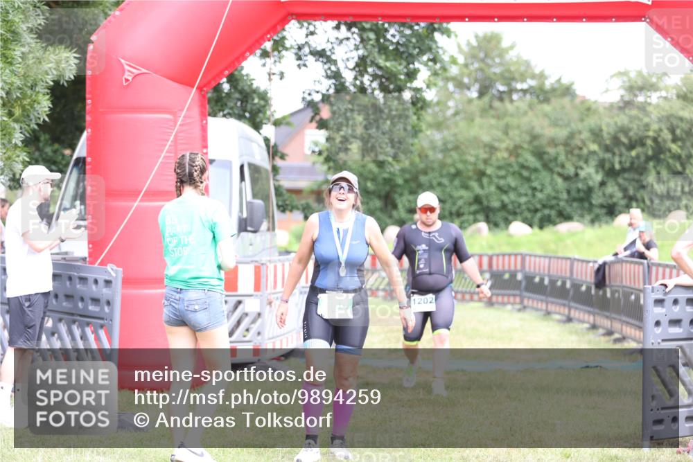 21.06.2026 - 29. Vierlanden-Triathlon Andreas Tolksdorf http://msf.ph/oto/9894259 21.06.2026 14:41:41 Ziel 836, 1202, 836, 1202 meine-sportfotos.de