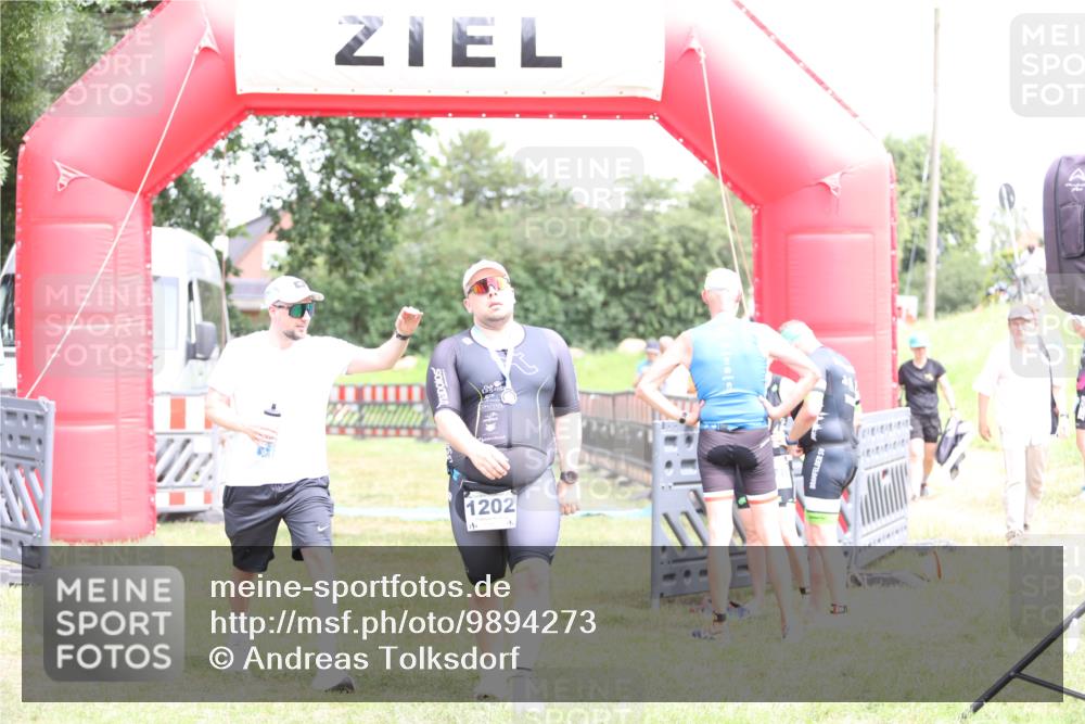 21.06.2026 - 29. Vierlanden-Triathlon Andreas Tolksdorf http://msf.ph/oto/9894273 21.06.2026 14:41:50 Ziel  meine-sportfotos.de