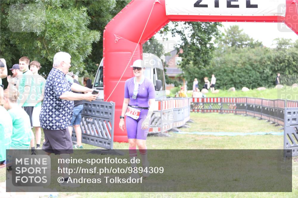 21.06.2026 - 29. Vierlanden-Triathlon Andreas Tolksdorf http://msf.ph/oto/9894309 21.06.2026 14:44:34 Ziel  meine-sportfotos.de