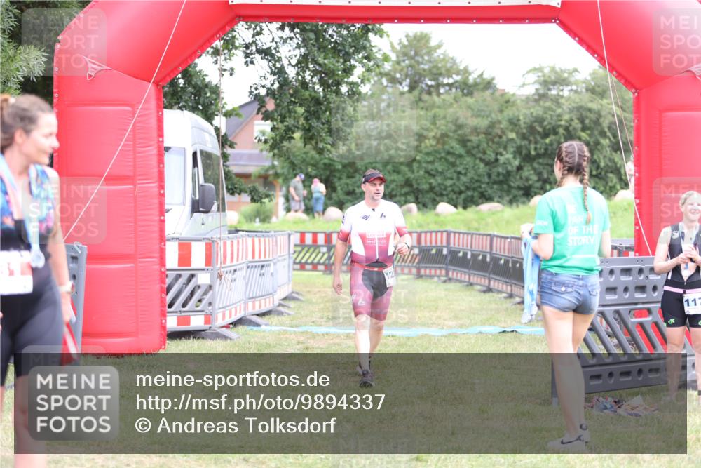 21.06.2026 - 29. Vierlanden-Triathlon Andreas Tolksdorf http://msf.ph/oto/9894337 21.06.2026 14:46:22 Ziel 92, 1228, 92, 1228 meine-sportfotos.de