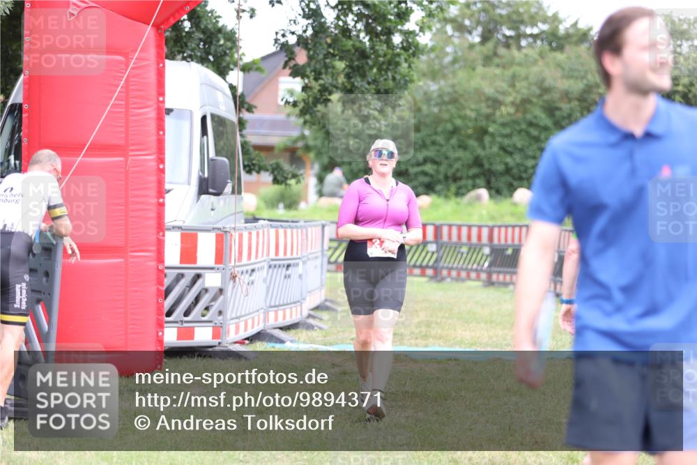 21.06.2026 - 29. Vierlanden-Triathlon Andreas Tolksdorf http://msf.ph/oto/9894371 21.06.2026 14:47:14 Ziel 276, 1208, 276, 1208 meine-sportfotos.de