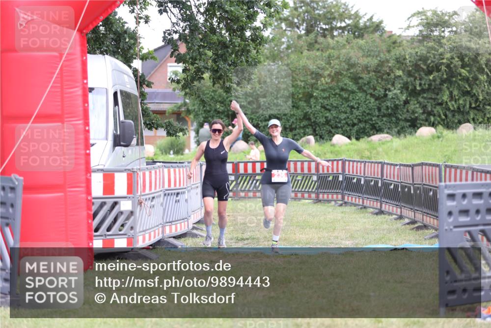 21.06.2026 - 29. Vierlanden-Triathlon Andreas Tolksdorf http://msf.ph/oto/9894443 21.06.2026 14:50:49 Ziel 236, 236 meine-sportfotos.de