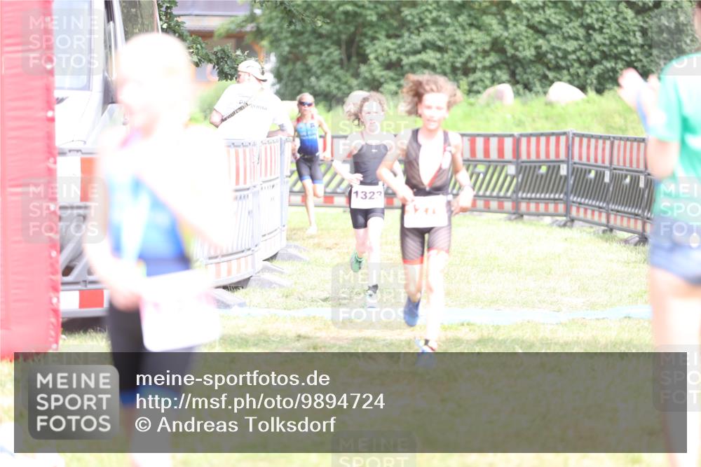 21.06.2026 - 29. Vierlanden-Triathlon Andreas Tolksdorf http://msf.ph/oto/9894724 21.06.2026 15:07:41 Ziel 1272, 1276, 1284, 1313, 1330, 1333, 1272, 1276, 1284, 1313, 1330, 1333 meine-sportfotos.de