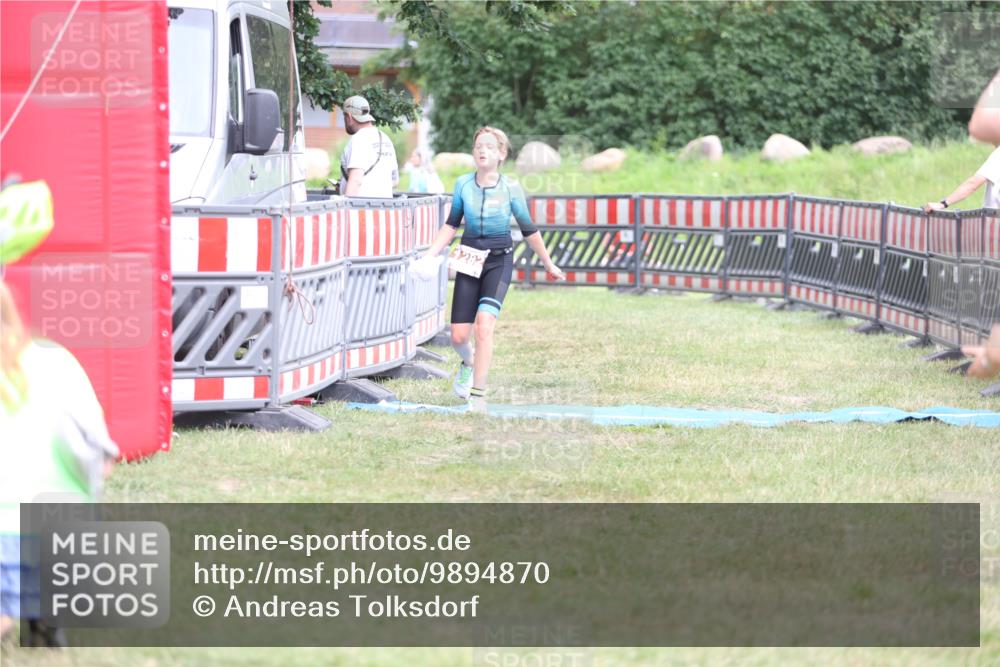 21.06.2026 - 29. Vierlanden-Triathlon Andreas Tolksdorf http://msf.ph/oto/9894870 21.06.2026 15:10:11 Ziel 1282, 1282 meine-sportfotos.de