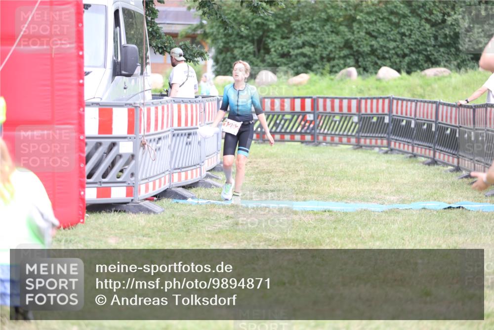 21.06.2026 - 29. Vierlanden-Triathlon Andreas Tolksdorf http://msf.ph/oto/9894871 21.06.2026 15:10:12 Ziel 1282, 1282 meine-sportfotos.de