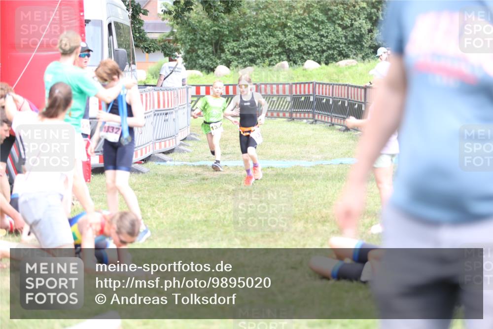 21.06.2026 - 29. Vierlanden-Triathlon Andreas Tolksdorf http://msf.ph/oto/9895020 21.06.2026 15:11:32 Ziel 1317, 1332, 1317, 1332 meine-sportfotos.de