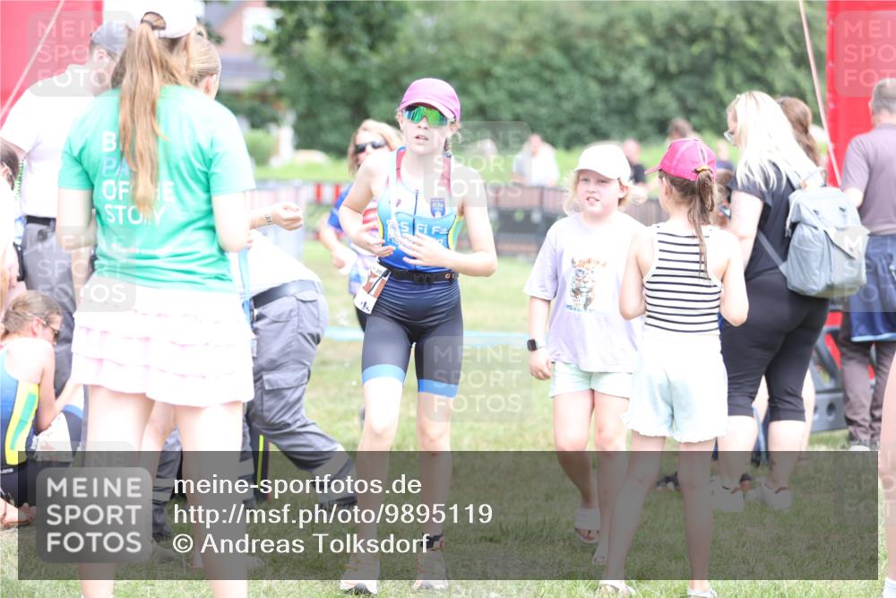 21.06.2026 - 29. Vierlanden-Triathlon Andreas Tolksdorf http://msf.ph/oto/9895119 21.06.2026 15:13:44 Ziel 1261, 1306, 1261, 1306 meine-sportfotos.de