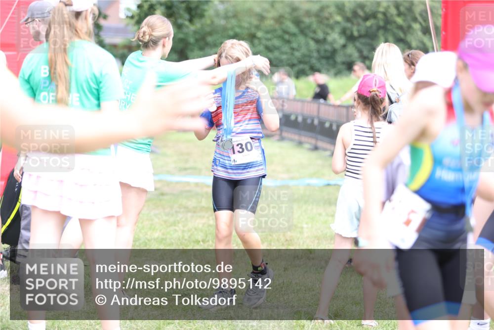 21.06.2026 - 29. Vierlanden-Triathlon Andreas Tolksdorf http://msf.ph/oto/9895142 21.06.2026 15:13:48 Ziel 1306, 1320, 1306, 1320 meine-sportfotos.de