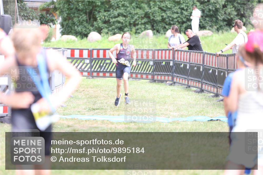21.06.2026 - 29. Vierlanden-Triathlon Andreas Tolksdorf http://msf.ph/oto/9895184 21.06.2026 15:14:08 Ziel  meine-sportfotos.de