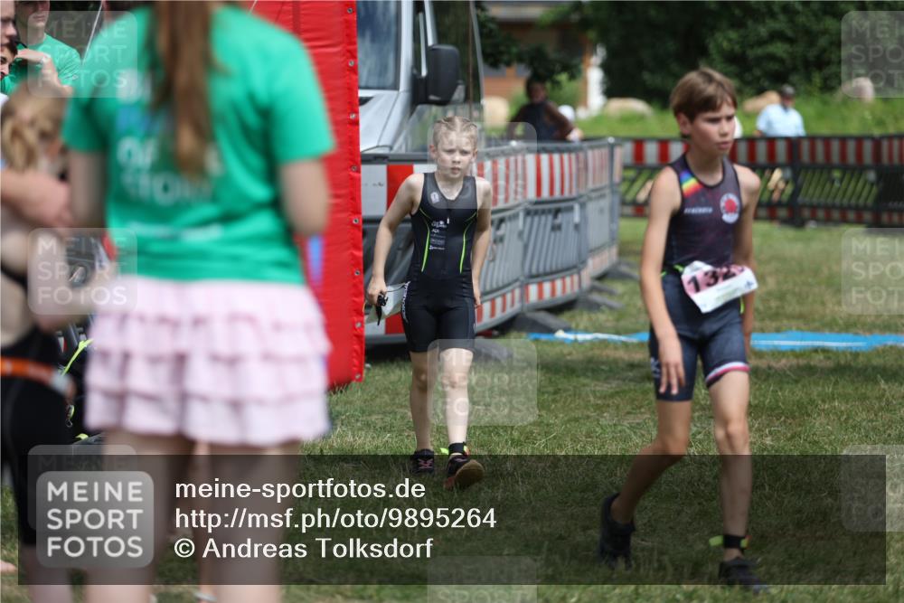 21.06.2026 - 29. Vierlanden-Triathlon Andreas Tolksdorf http://msf.ph/oto/9895264 21.06.2026 15:14:49 Ziel 1266, 1340, 1266, 1340 meine-sportfotos.de