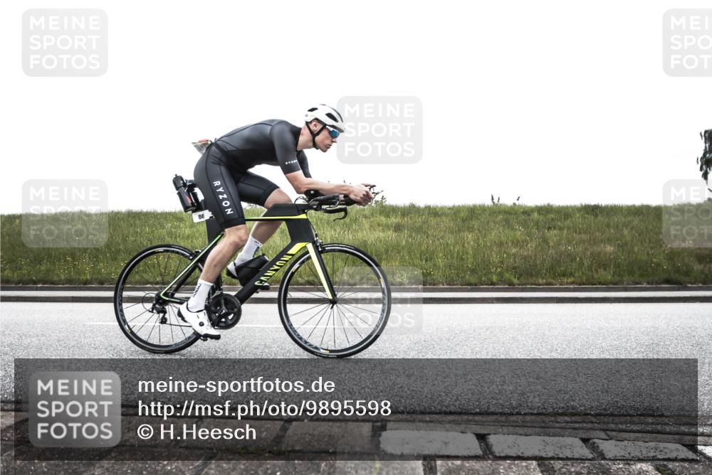 21.06.2026 - 29. Vierlanden-Triathlon H.Heesch http://msf.ph/oto/9895598 21.06.2026 09:36:00 Radfahren 75, 86, 90, 161, 176, 198, 200, 270, 279 meine-sportfotos.de