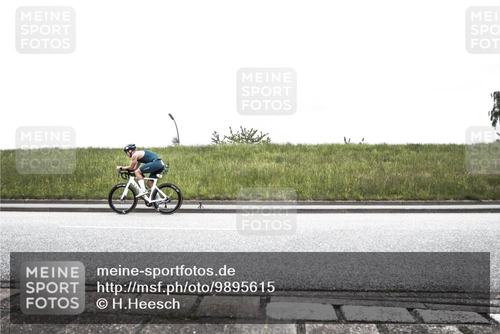 21.06.2026 - 29. Vierlanden-Triathlon H.Heesch http://msf.ph/oto/9895615 21.06.2026 09:44:20 Radfahren 74, 76, 190 meine-sportfotos.de
