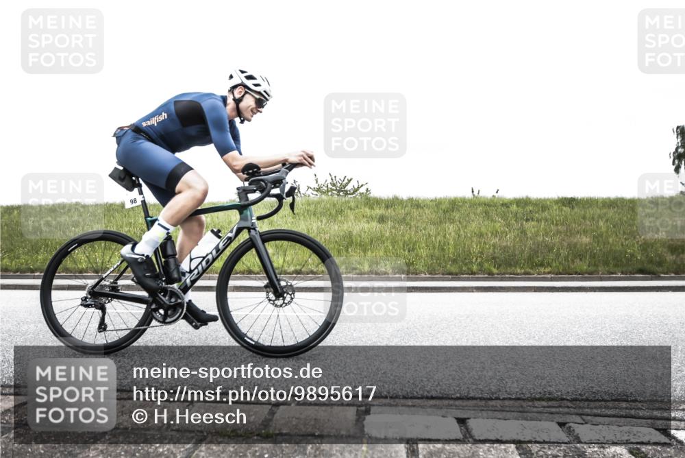 21.06.2026 - 29. Vierlanden-Triathlon H.Heesch http://msf.ph/oto/9895617 21.06.2026 09:44:34 Radfahren 16, 63, 94, 98, 107, 120, 183, 302 meine-sportfotos.de
