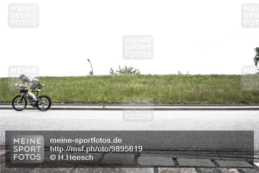 21.06.2026 - 29. Vierlanden-Triathlon H.Heesch http://msf.ph/oto/9895619 21.06.2026 09:46:07 Radfahren 45, 177, 210, 212, 293 meine-sportfotos.de