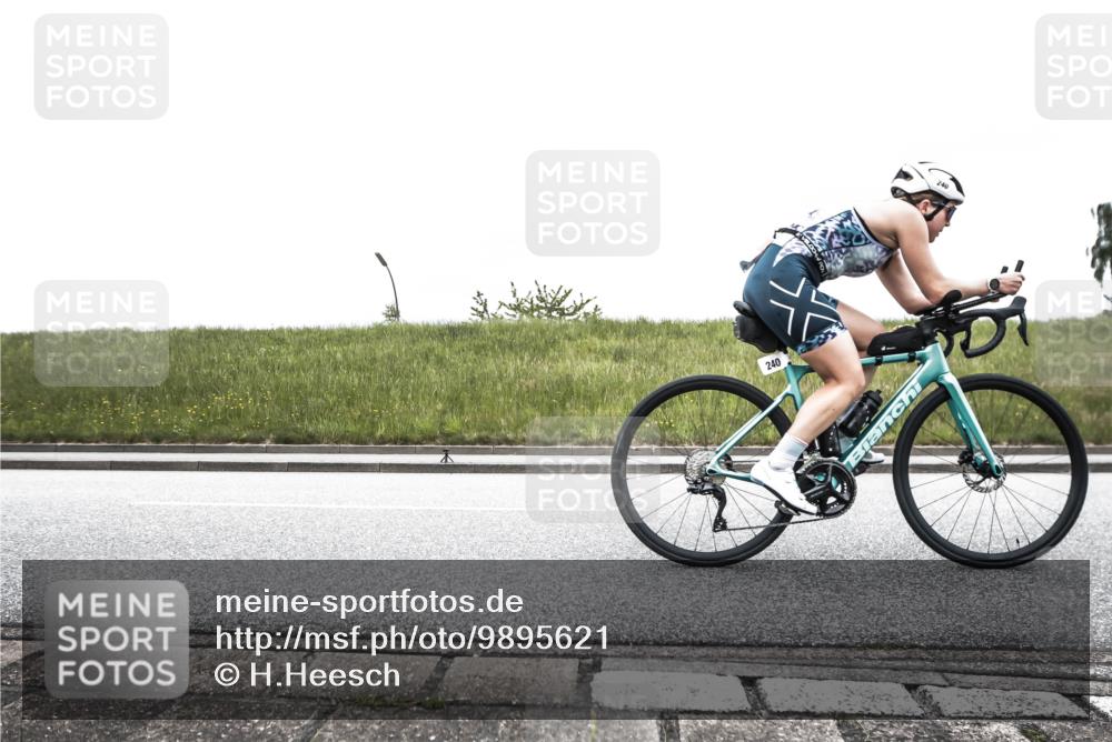 21.06.2026 - 29. Vierlanden-Triathlon H.Heesch http://msf.ph/oto/9895621 21.06.2026 09:46:54 Radfahren 140, 240, 241 meine-sportfotos.de