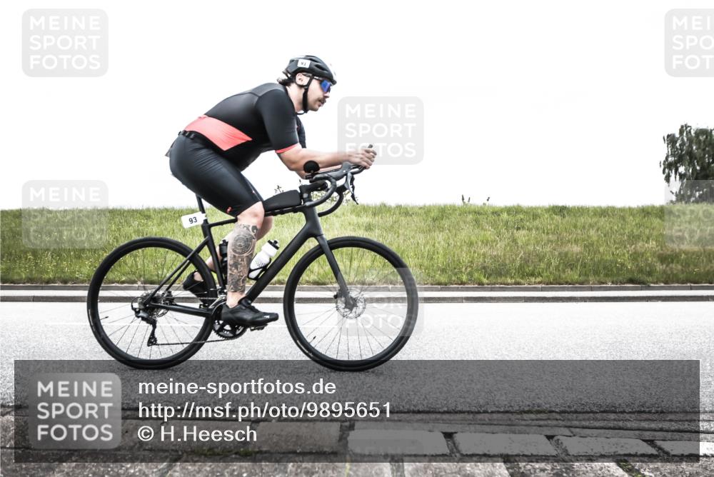 21.06.2026 - 29. Vierlanden-Triathlon H.Heesch http://msf.ph/oto/9895651 21.06.2026 09:50:17 Radfahren 37, 49, 93, 123, 127, 1354 meine-sportfotos.de