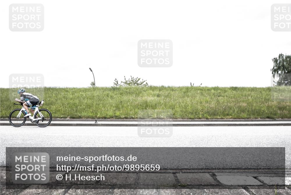 21.06.2026 - 29. Vierlanden-Triathlon H.Heesch http://msf.ph/oto/9895659 21.06.2026 09:52:12 Radfahren 76, 84, 132, 169, 193, 211, 300, 1355 meine-sportfotos.de